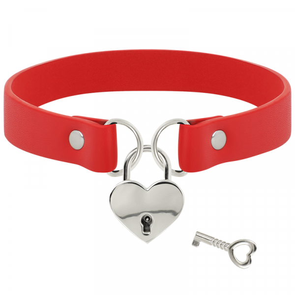 Collana in pelle vegana con accessorio di cuore. Rossa