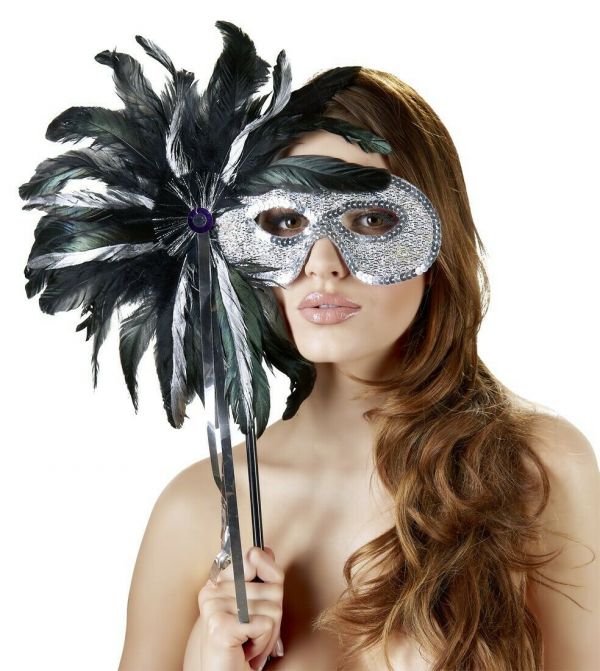 Mascherina con piuma e strass