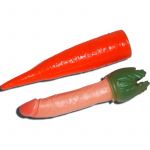 Carota con pene a sorpresa